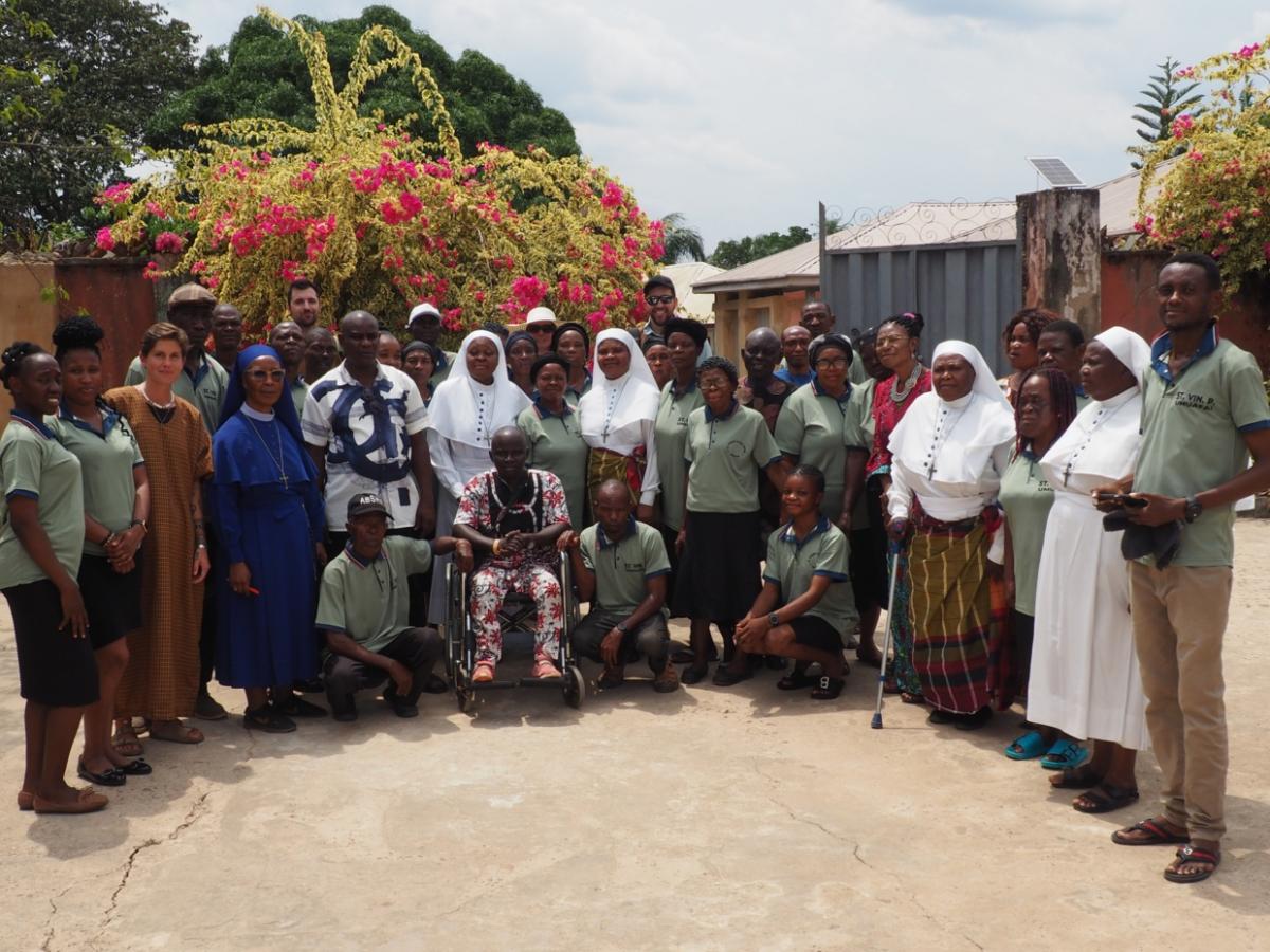 Besuch des Behindertenheim „Vincent de Paul“