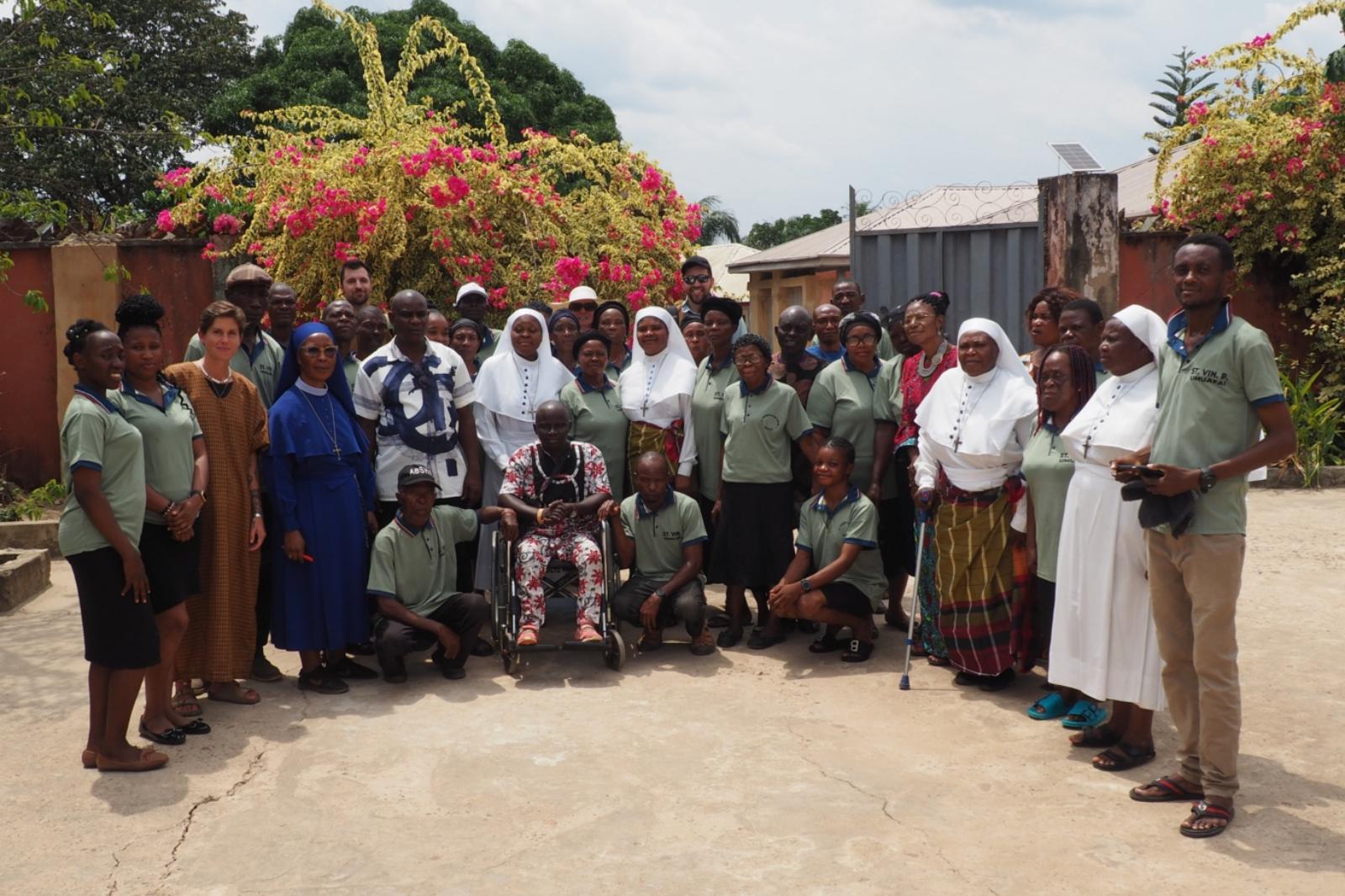 Besuch des Behindertenheim „Vincent de Paul“