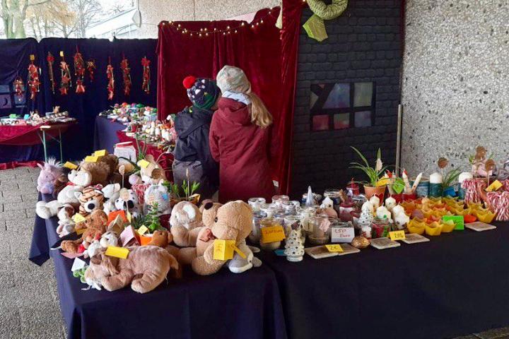 Adventsbazar der Regenbogengrundschule Happerschoß