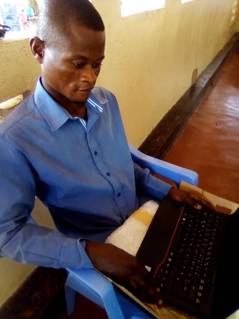 Unterstützung für Schüler und Studenten im Kongo